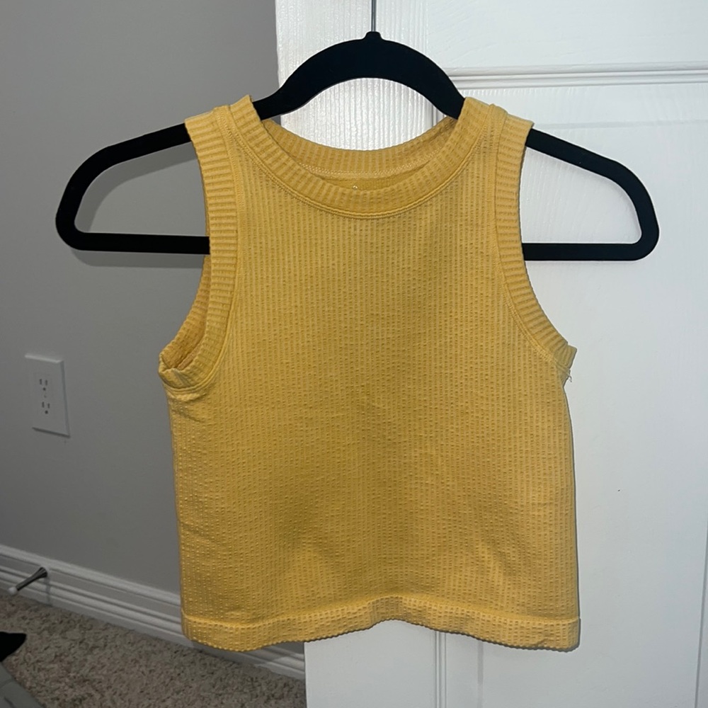 AURA brand cropped tank top size M/L
